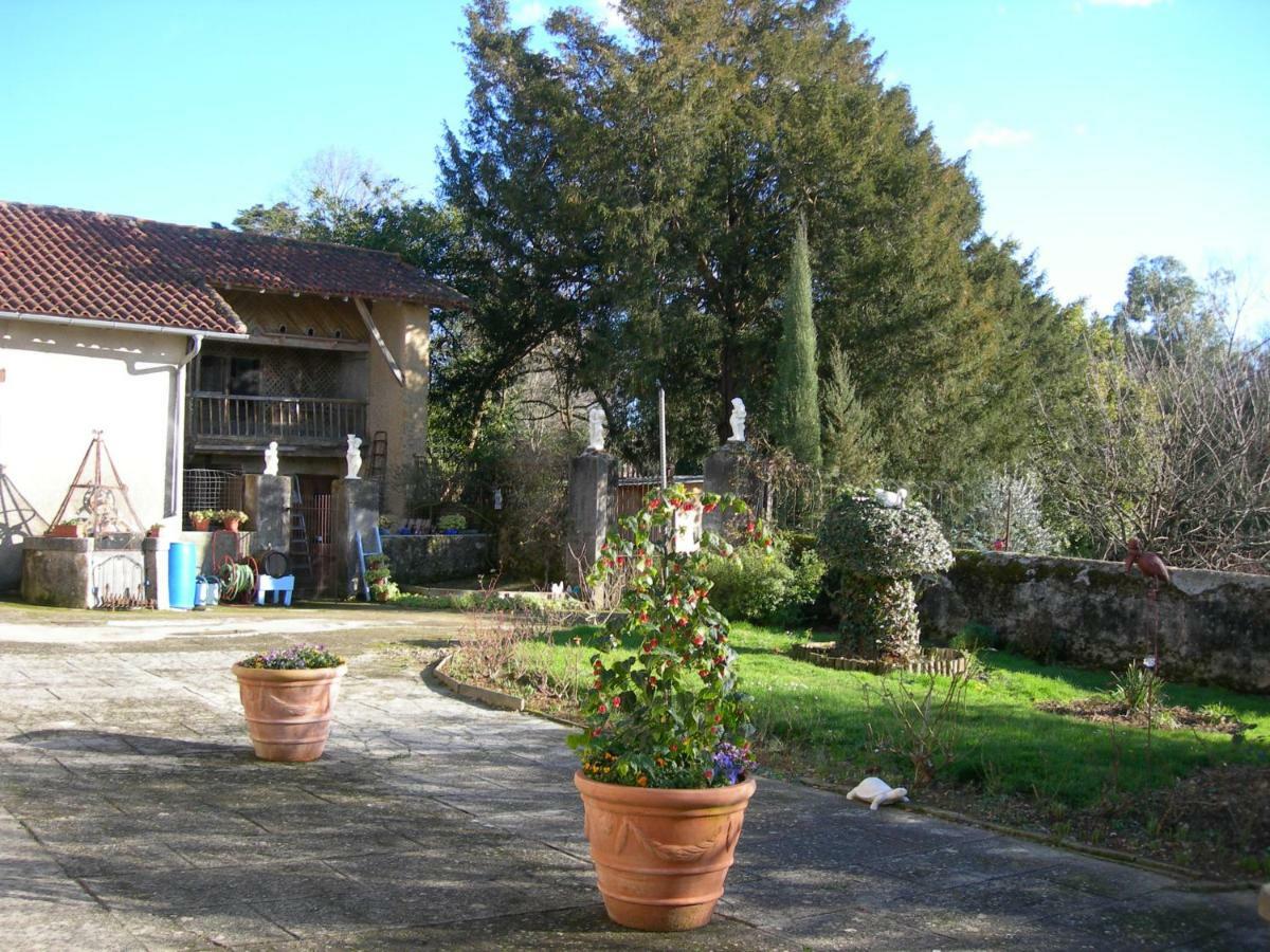 Sous La Glycine Bed & Breakfast Mielan Exterior photo