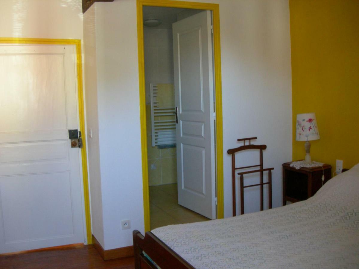 Sous La Glycine Bed & Breakfast Mielan Exterior photo