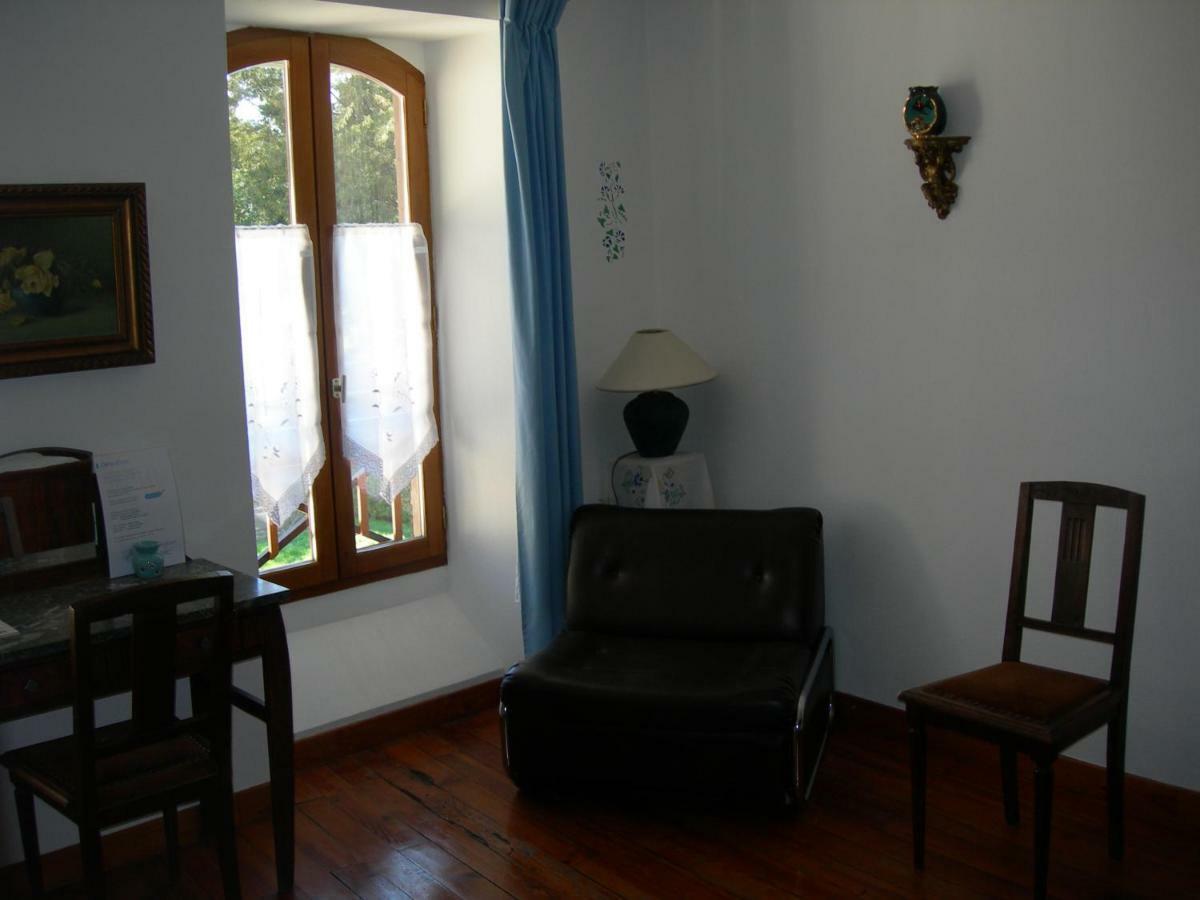 Sous La Glycine Bed & Breakfast Mielan Exterior photo