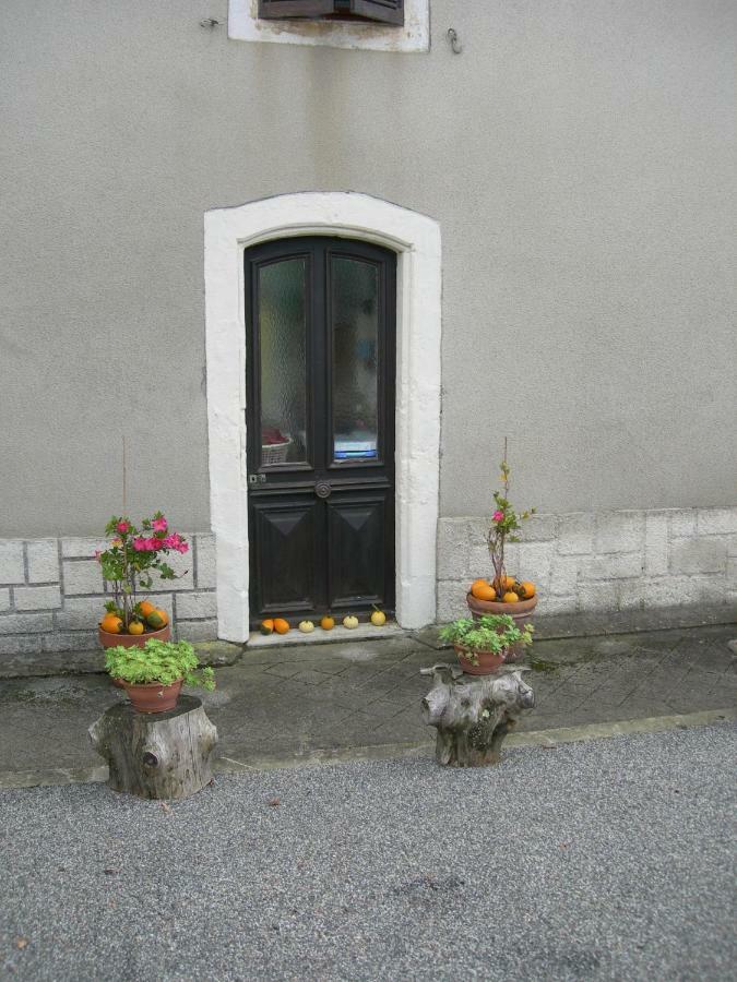 Sous La Glycine Bed & Breakfast Mielan Exterior photo